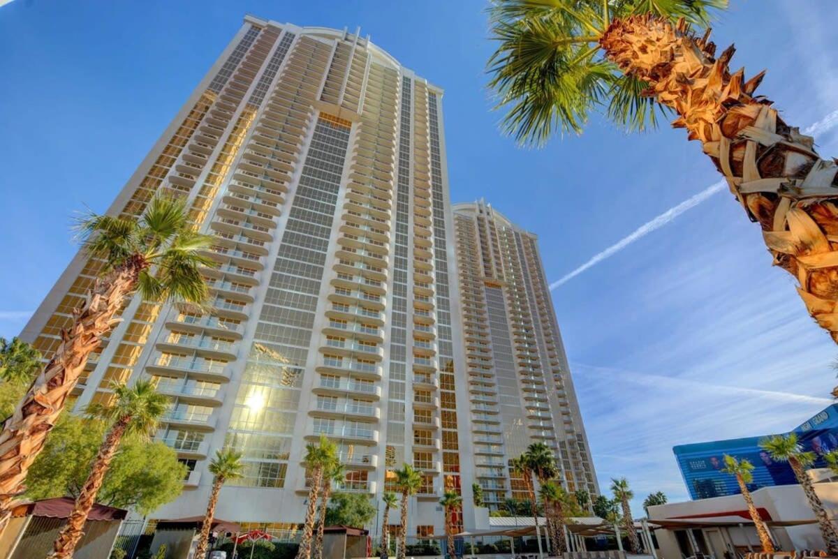 Mgm Signature-21-703 Strip View Jacuzzi Studio Las Vegas Luaran gambar