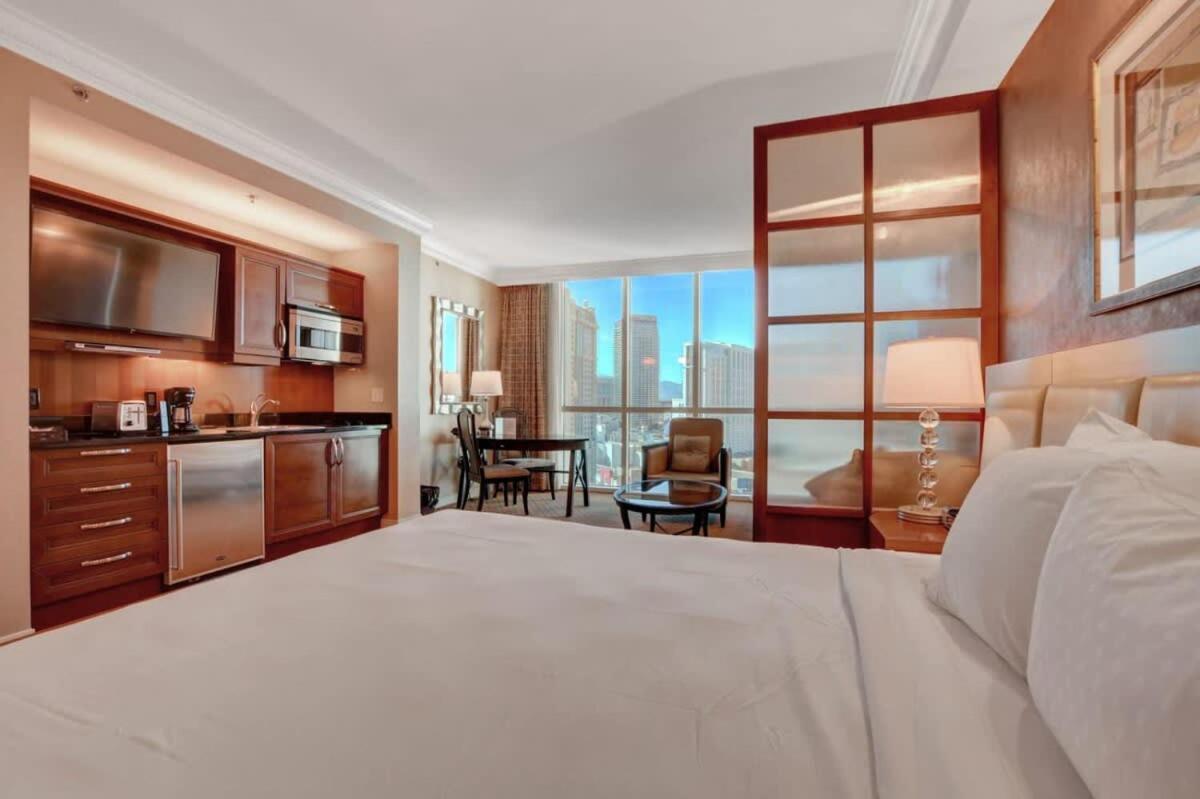 Mgm Signature-21-703 Strip View Jacuzzi Studio Las Vegas Luaran gambar